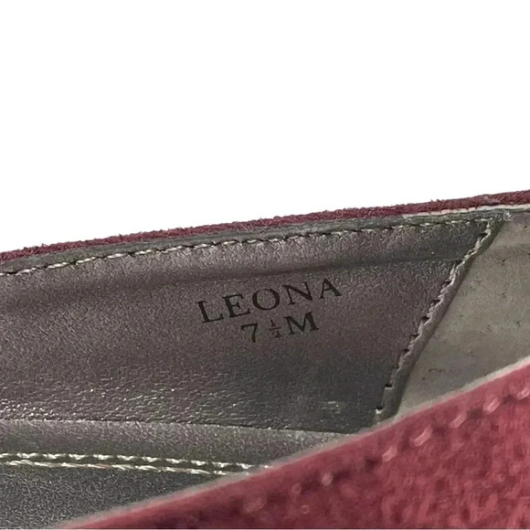 Tahari Leona Burgandy Heels Size 7.5 - Picture 6 of 9